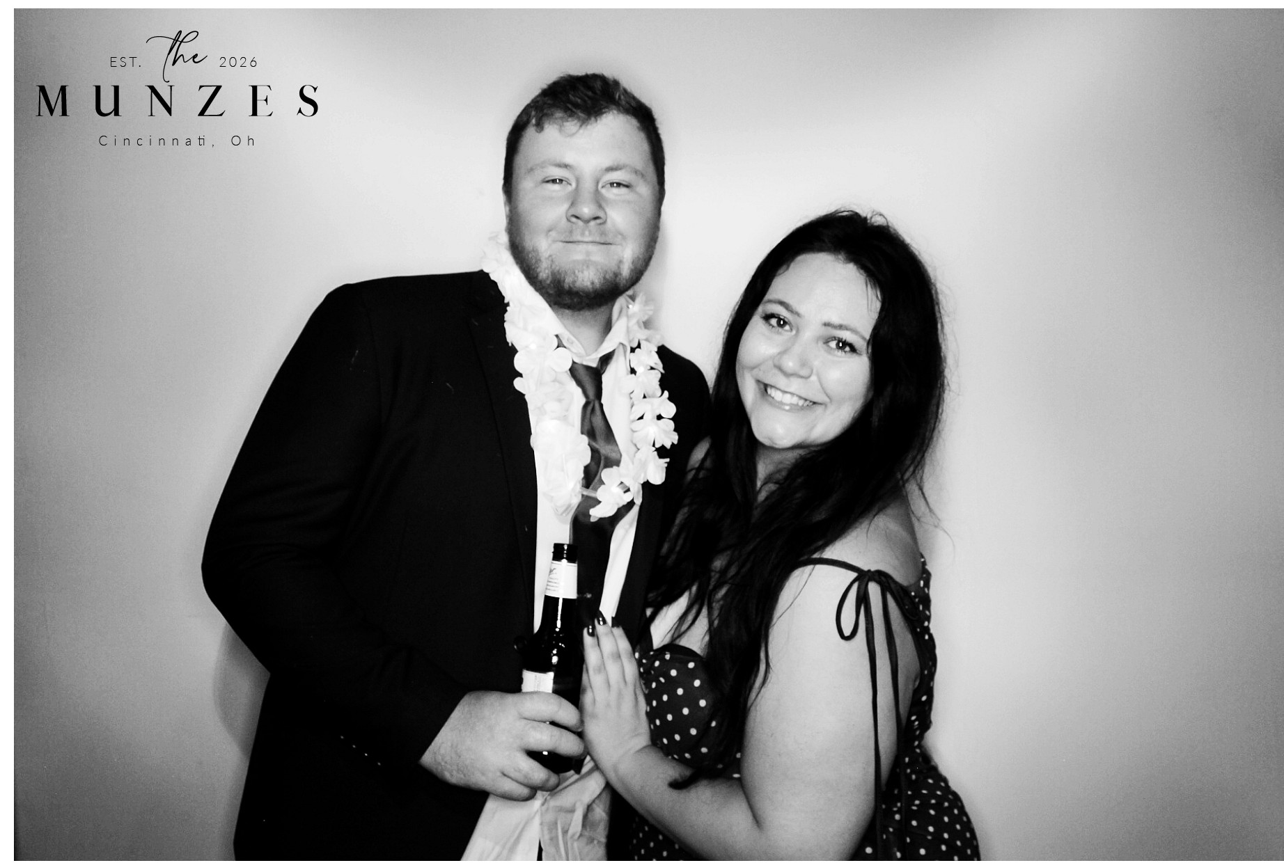 The Munzes | View more photos from the event at gallery.photoboothcincy.com/u/PhotoBoothCincy/The-Munzes