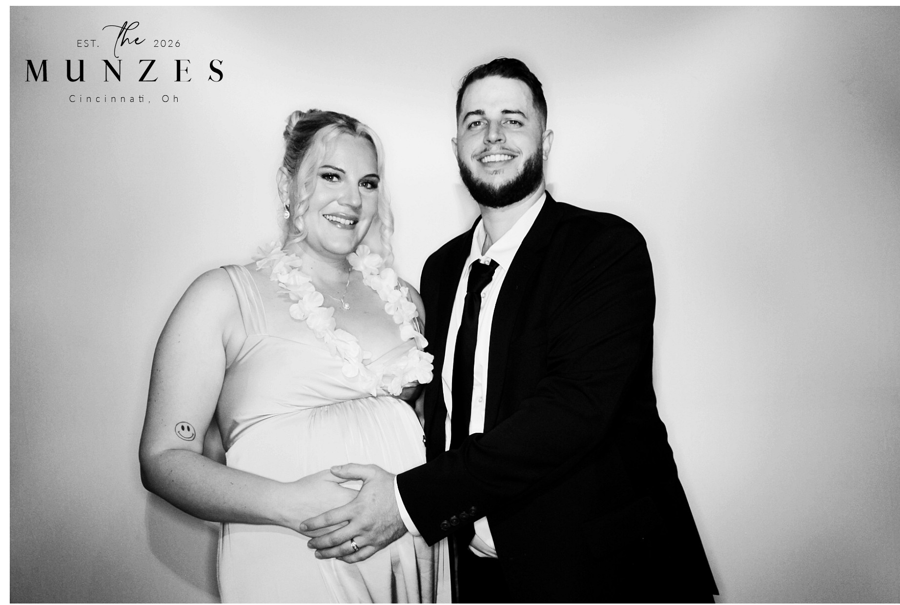 The Munzes | View more photos from the event at gallery.photoboothcincy.com/u/PhotoBoothCincy/The-Munzes