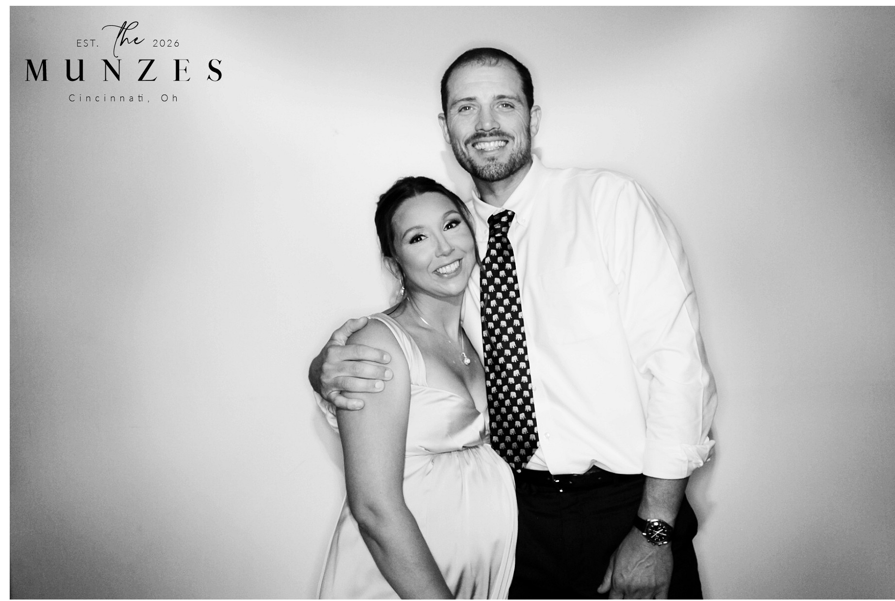 The Munzes | View more photos from the event at gallery.photoboothcincy.com/u/PhotoBoothCincy/The-Munzes