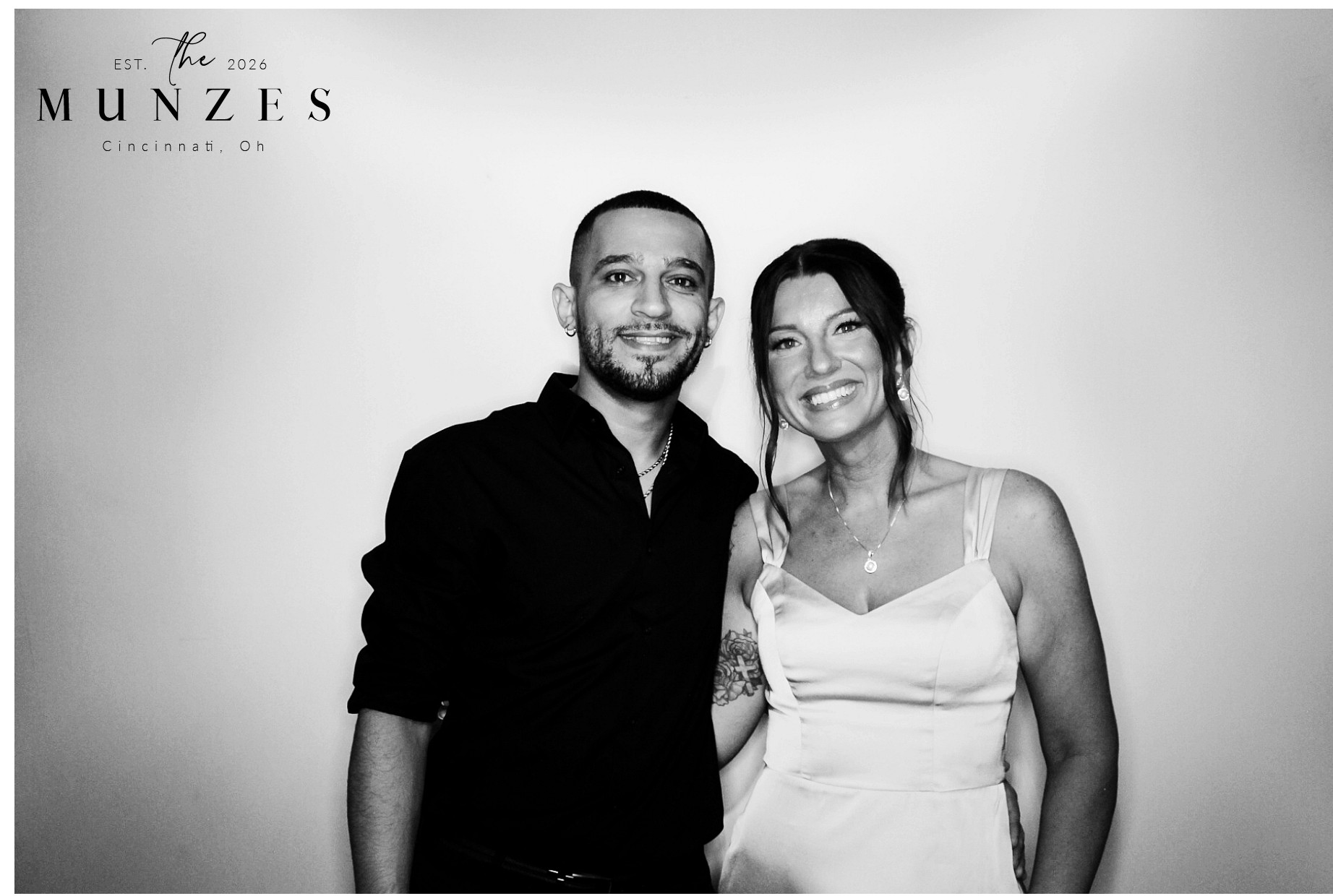 The Munzes | View more photos from the event at gallery.photoboothcincy.com/u/PhotoBoothCincy/The-Munzes