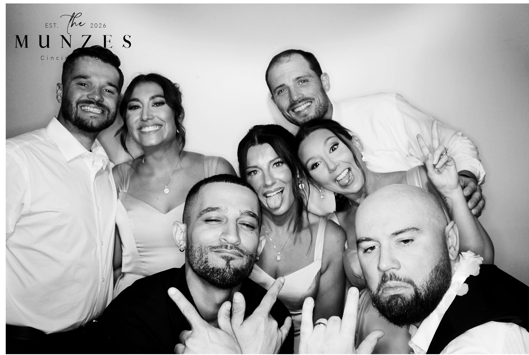 The Munzes | View more photos from the event at gallery.photoboothcincy.com/u/PhotoBoothCincy/The-Munzes