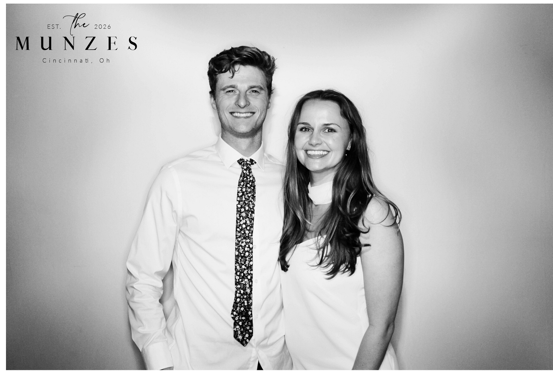 The Munzes | View more photos from the event at gallery.photoboothcincy.com/u/PhotoBoothCincy/The-Munzes
