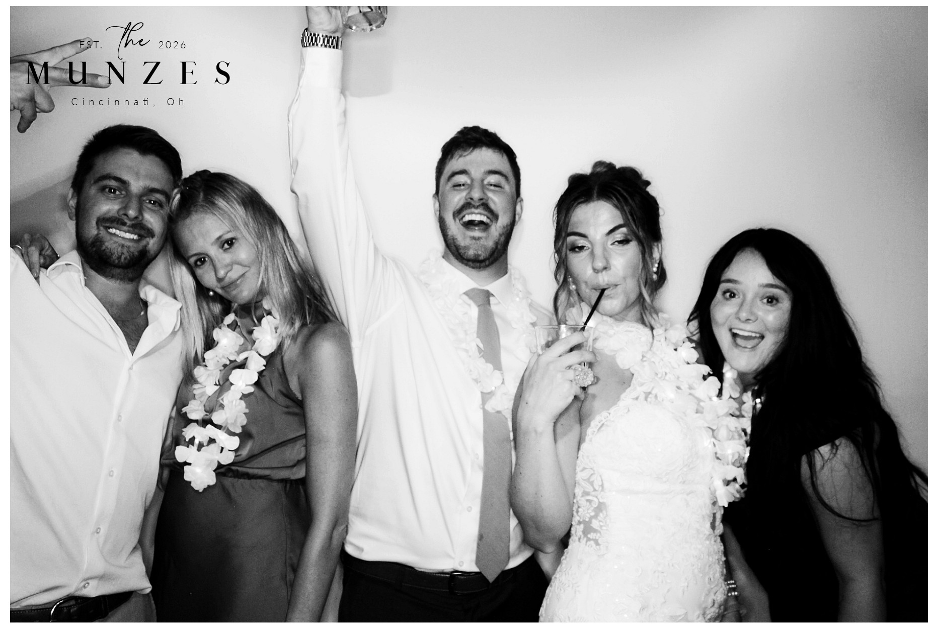 The Munzes | View more photos from the event at gallery.photoboothcincy.com/u/PhotoBoothCincy/The-Munzes