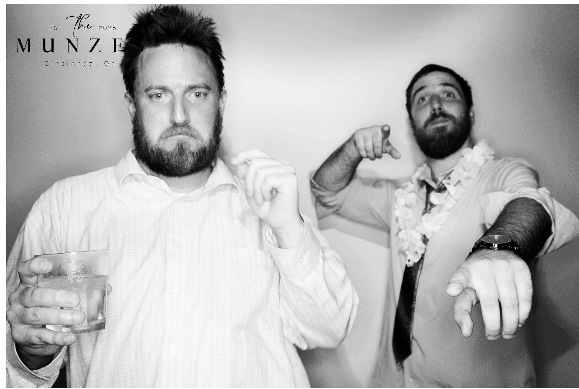 The Munzes | View more photos from the event at gallery.photoboothcincy.com/u/PhotoBoothCincy/The-Munzes