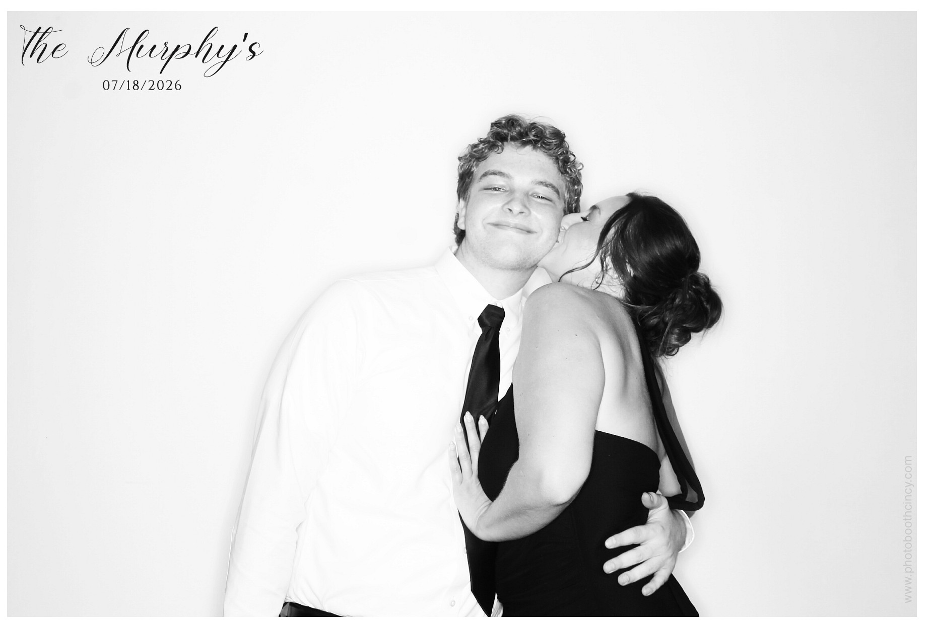 The Murphy's | View more photos from the event at gallery.photoboothcincy.com/u/PhotoBoothCincy/The-Murphys