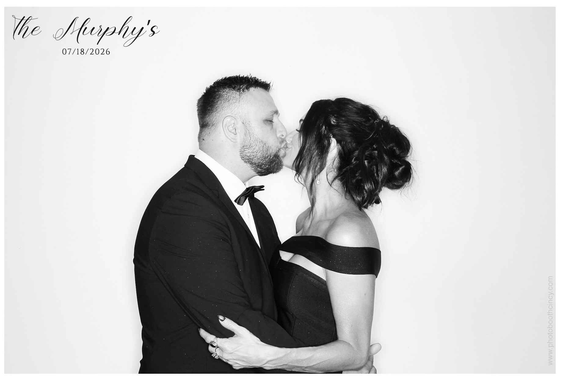 The Murphy's | View more photos from the event at gallery.photoboothcincy.com/u/PhotoBoothCincy/The-Murphys
