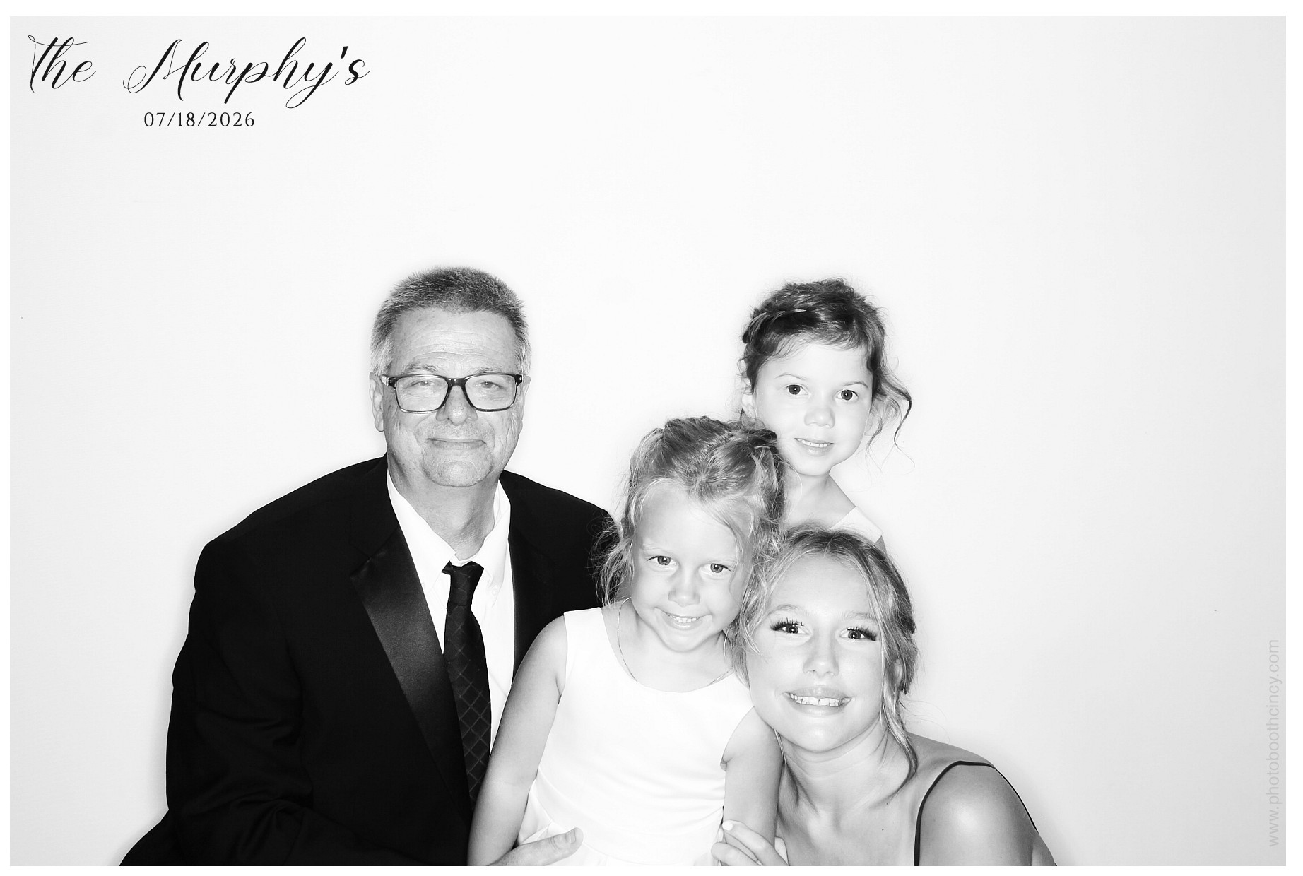 The Murphy's | View more photos from the event at gallery.photoboothcincy.com/u/PhotoBoothCincy/The-Murphys