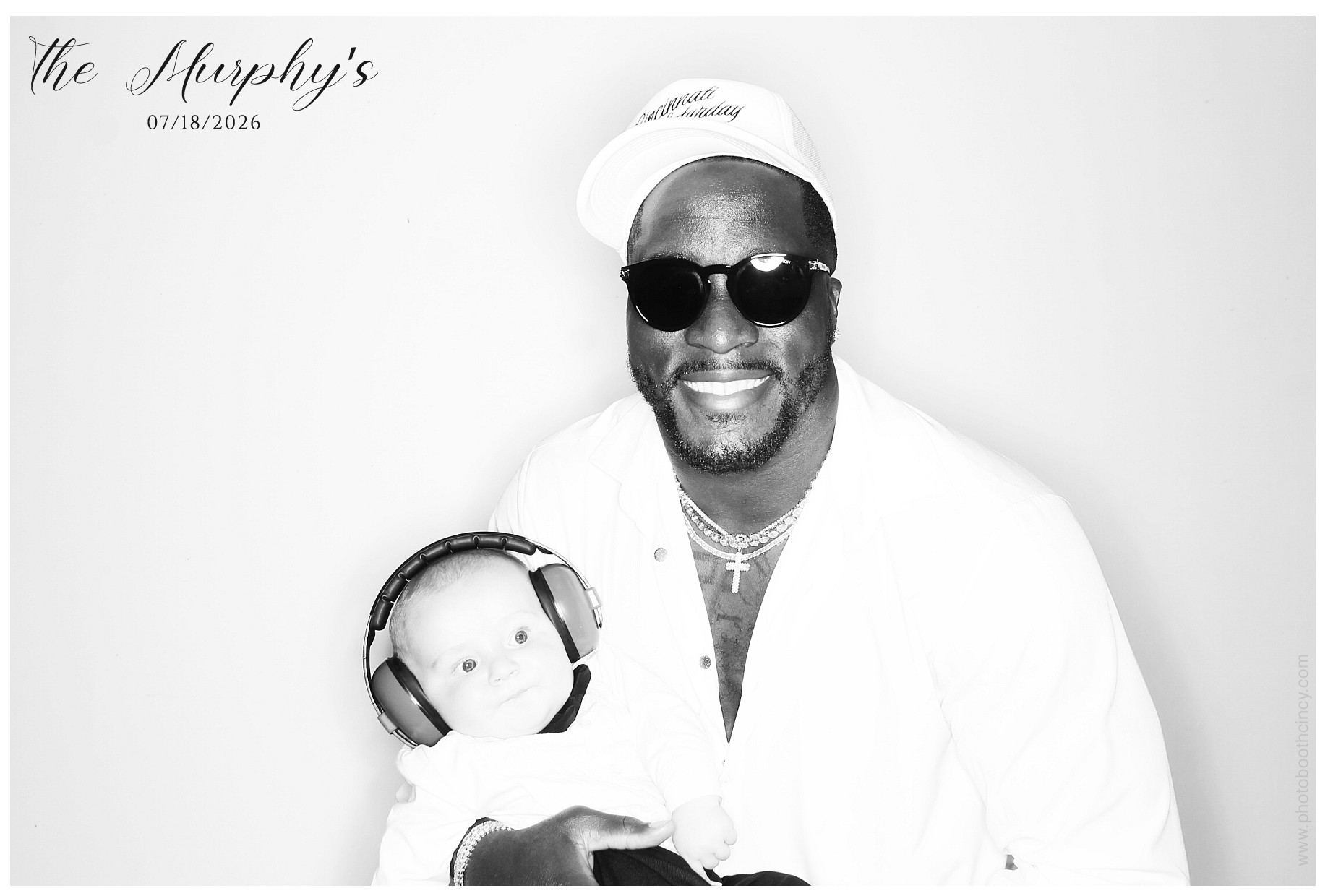 The Murphy's | View more photos from the event at gallery.photoboothcincy.com/u/PhotoBoothCincy/The-Murphys