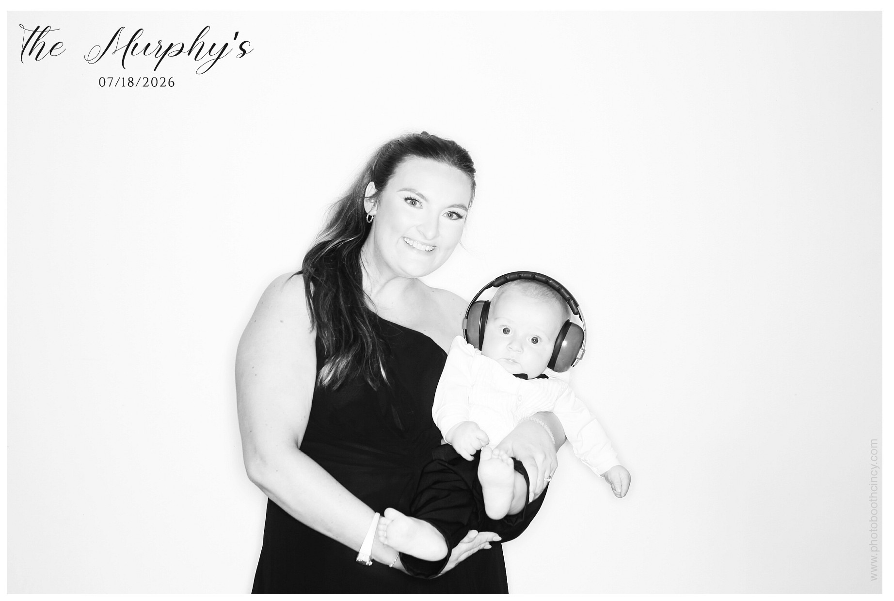 The Murphy's | View more photos from the event at gallery.photoboothcincy.com/u/PhotoBoothCincy/The-Murphys