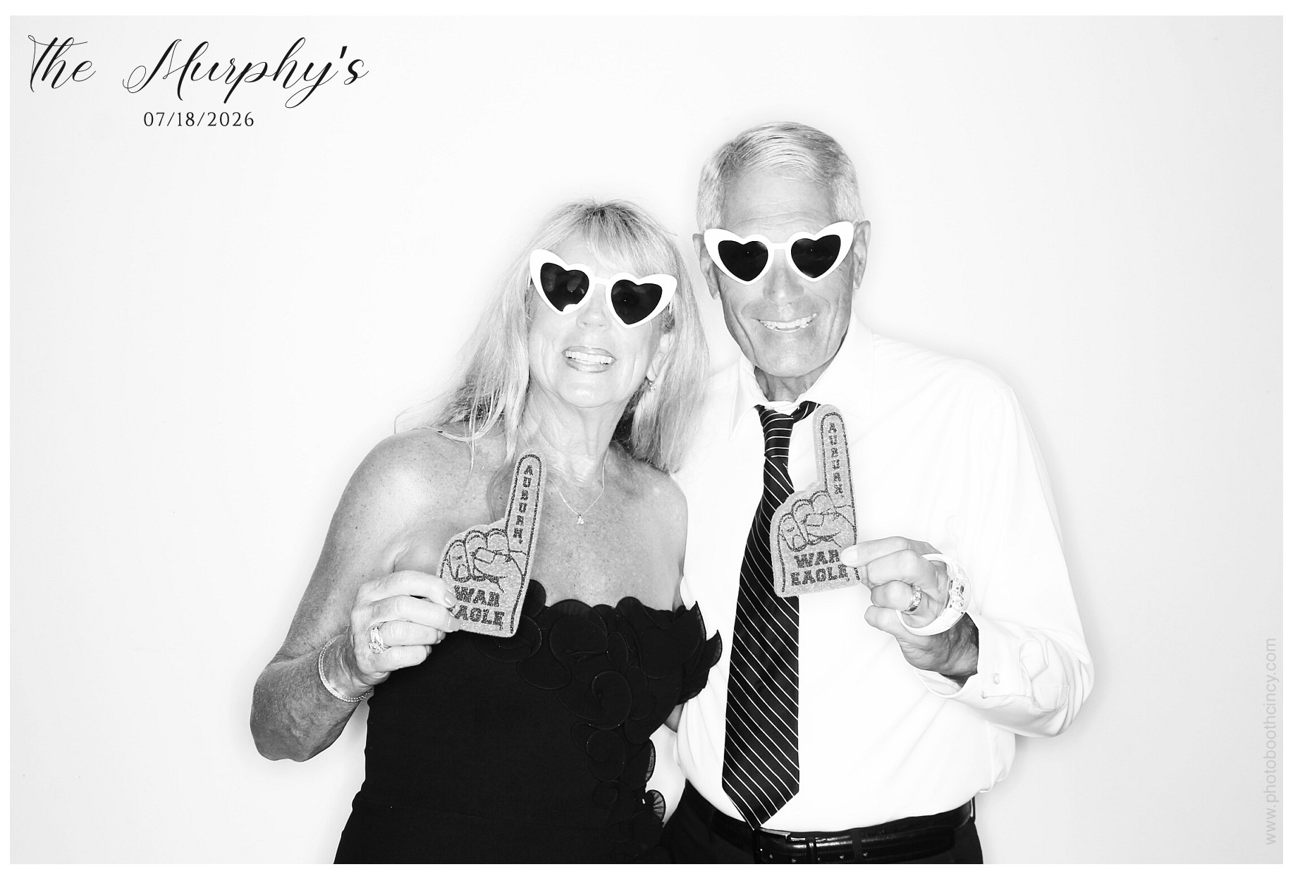 The Murphy's | View more photos from the event at gallery.photoboothcincy.com/u/PhotoBoothCincy/The-Murphys