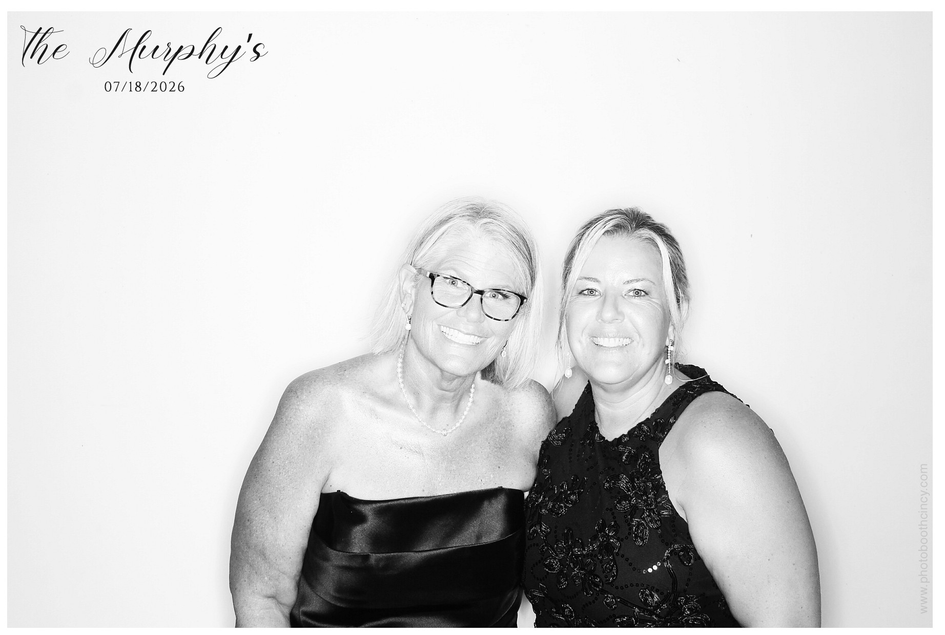 The Murphy's | View more photos from the event at gallery.photoboothcincy.com/u/PhotoBoothCincy/The-Murphys