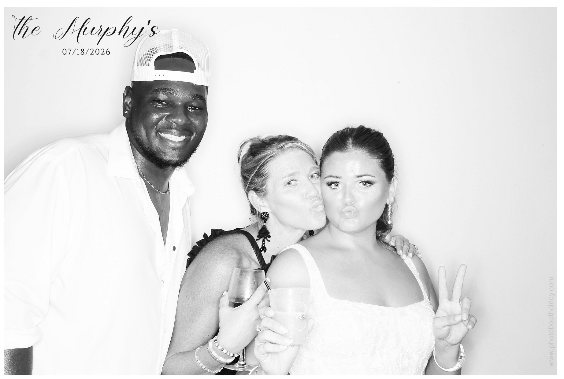 The Murphy's | View more photos from the event at gallery.photoboothcincy.com/u/PhotoBoothCincy/The-Murphys