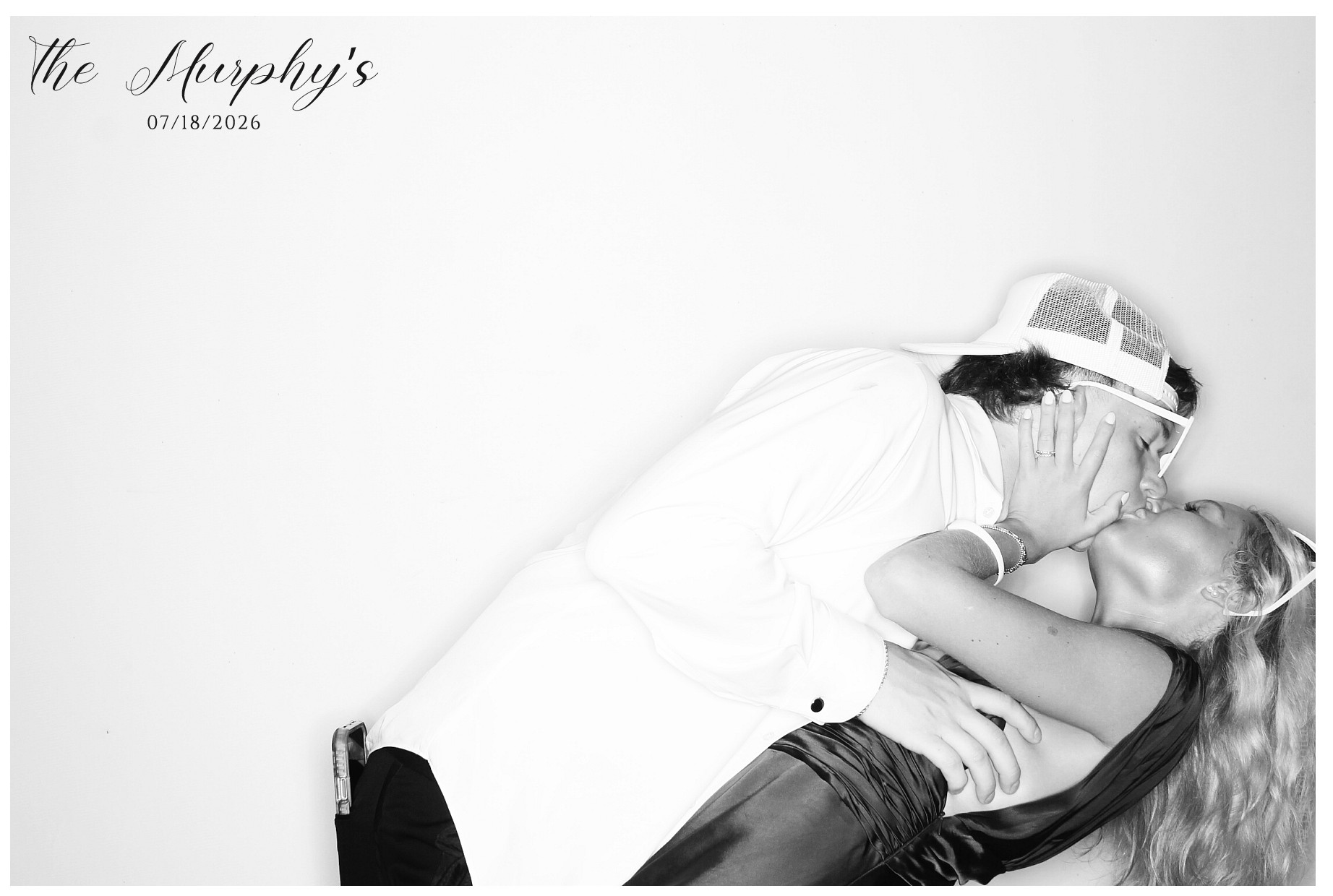 The Murphy's | View more photos from the event at gallery.photoboothcincy.com/u/PhotoBoothCincy/The-Murphys