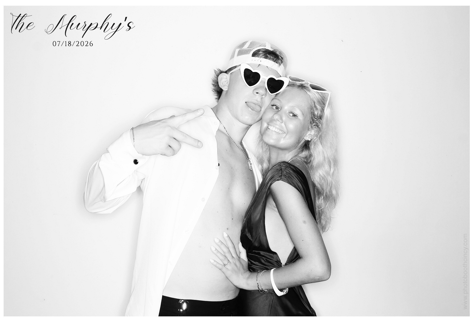 The Murphy's | View more photos from the event at gallery.photoboothcincy.com/u/PhotoBoothCincy/The-Murphys