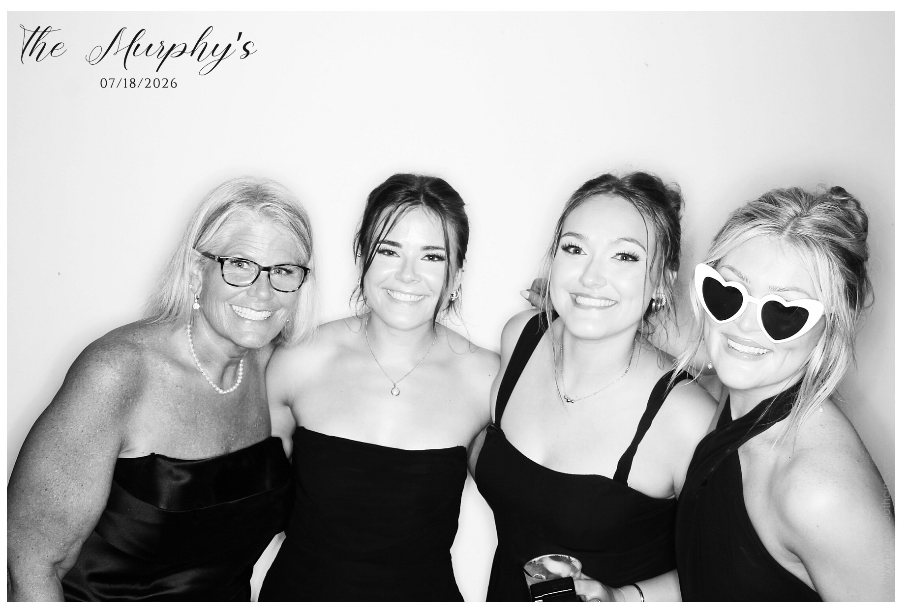 The Murphy's | View more photos from the event at gallery.photoboothcincy.com/u/PhotoBoothCincy/The-Murphys