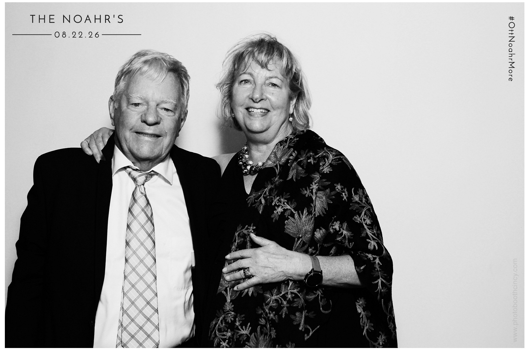The Noahr's | View more photos from the event at gallery.photoboothcincy.com/u/PhotoBoothCincy/The-Noahrs