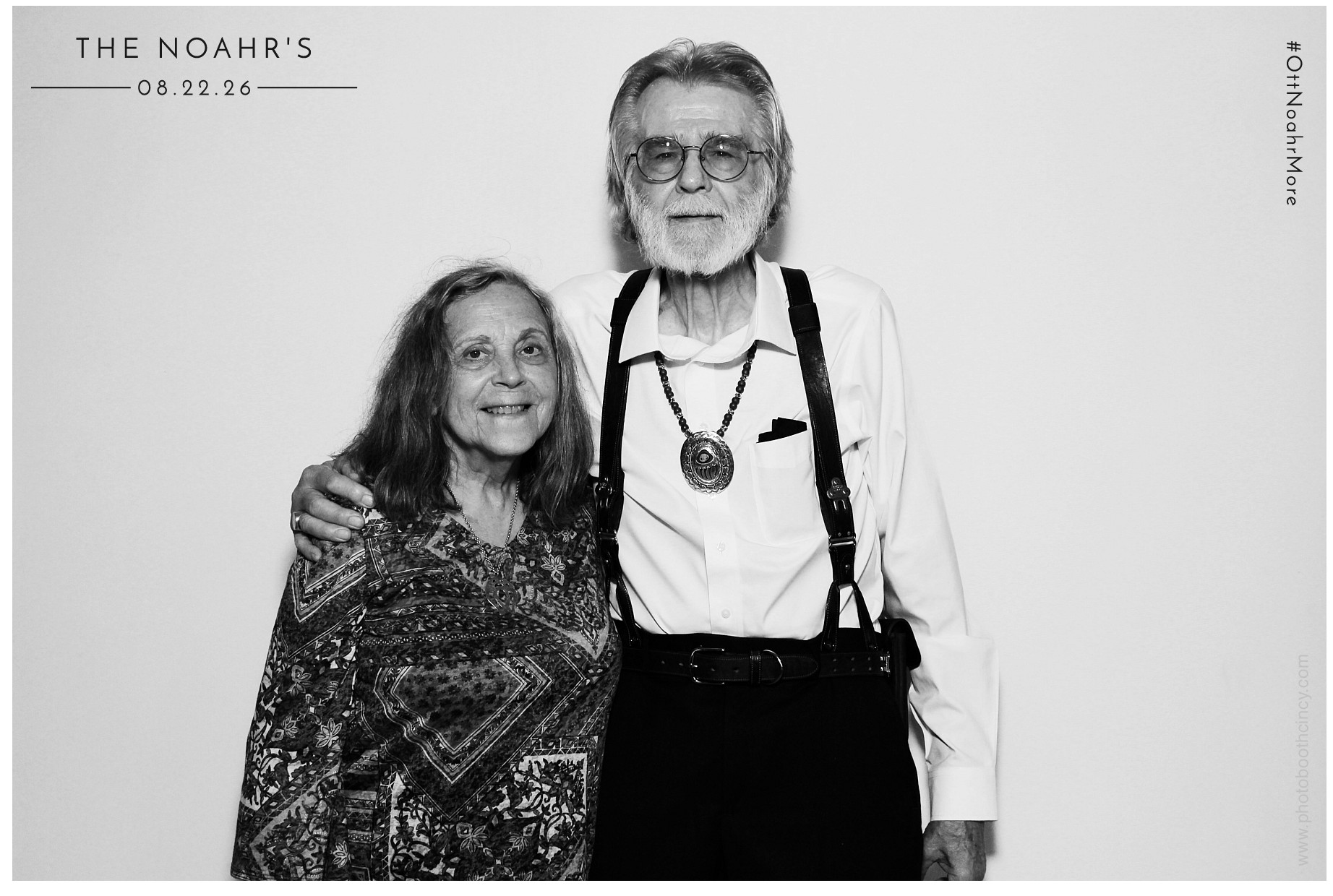 The Noahr's | View more photos from the event at gallery.photoboothcincy.com/u/PhotoBoothCincy/The-Noahrs