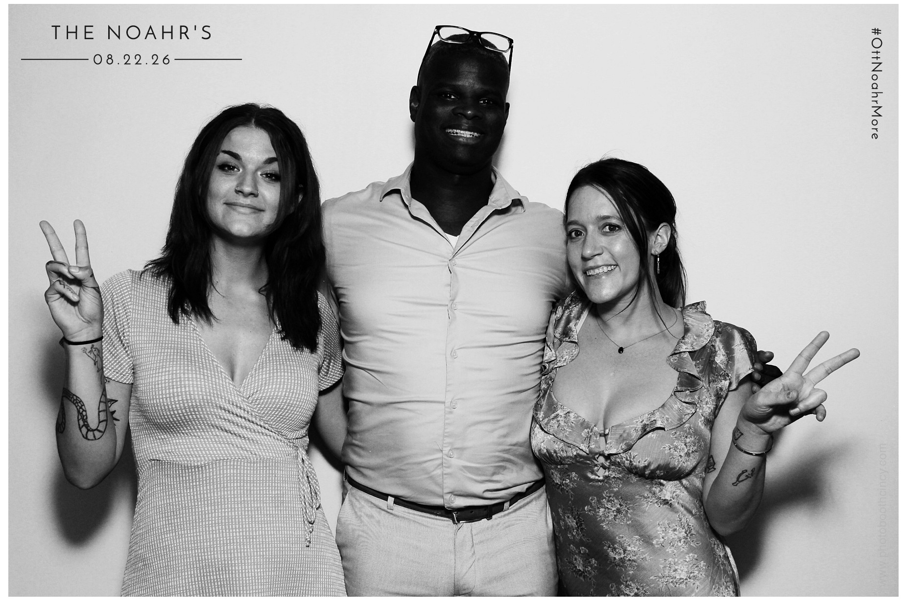 The Noahr's | View more photos from the event at gallery.photoboothcincy.com/u/PhotoBoothCincy/The-Noahrs