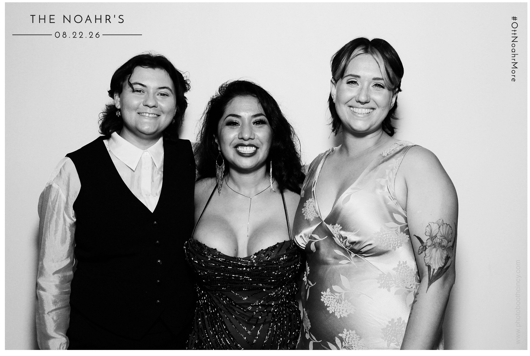 The Noahr's | View more photos from the event at gallery.photoboothcincy.com/u/PhotoBoothCincy/The-Noahrs