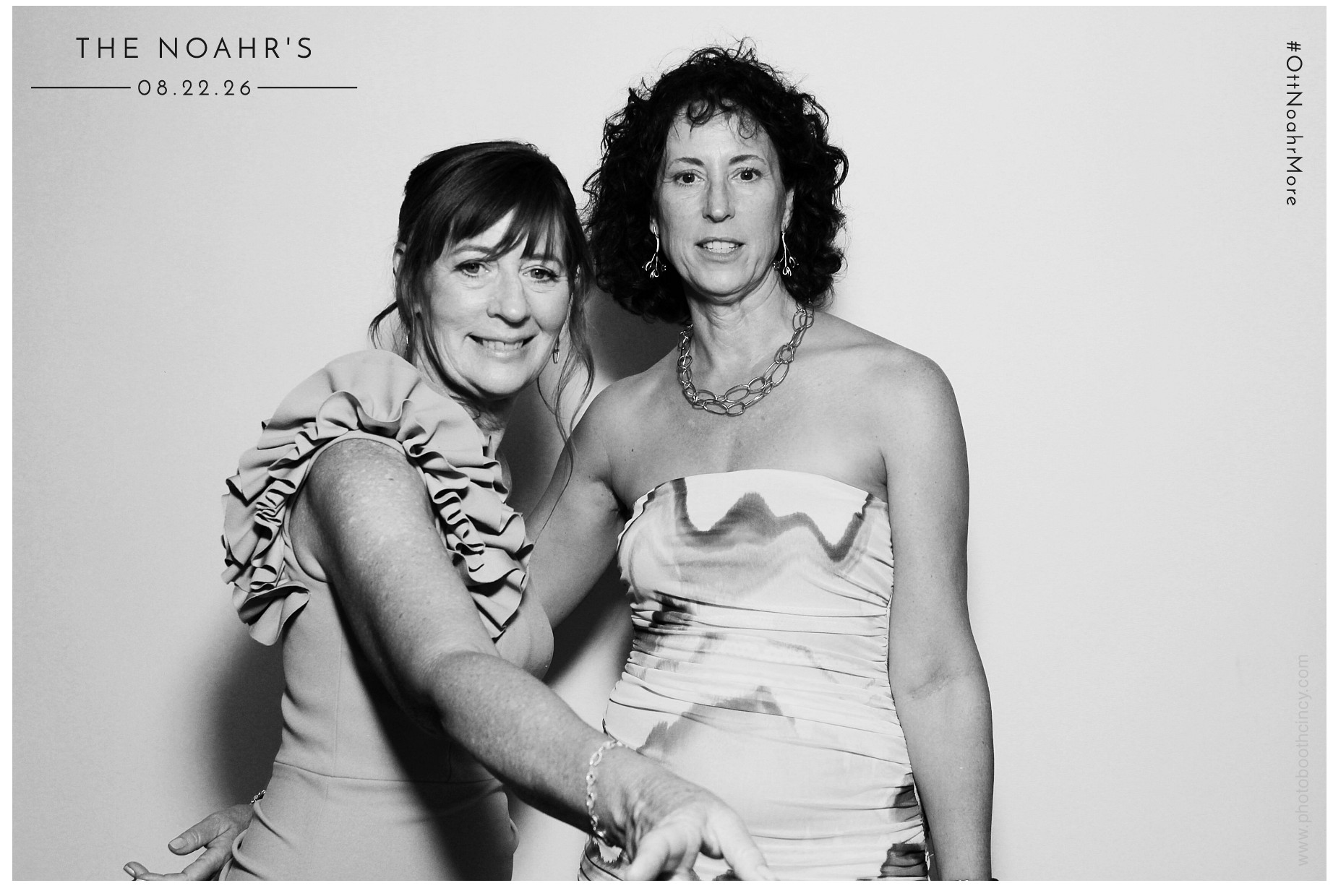 The Noahr's | View more photos from the event at gallery.photoboothcincy.com/u/PhotoBoothCincy/The-Noahrs