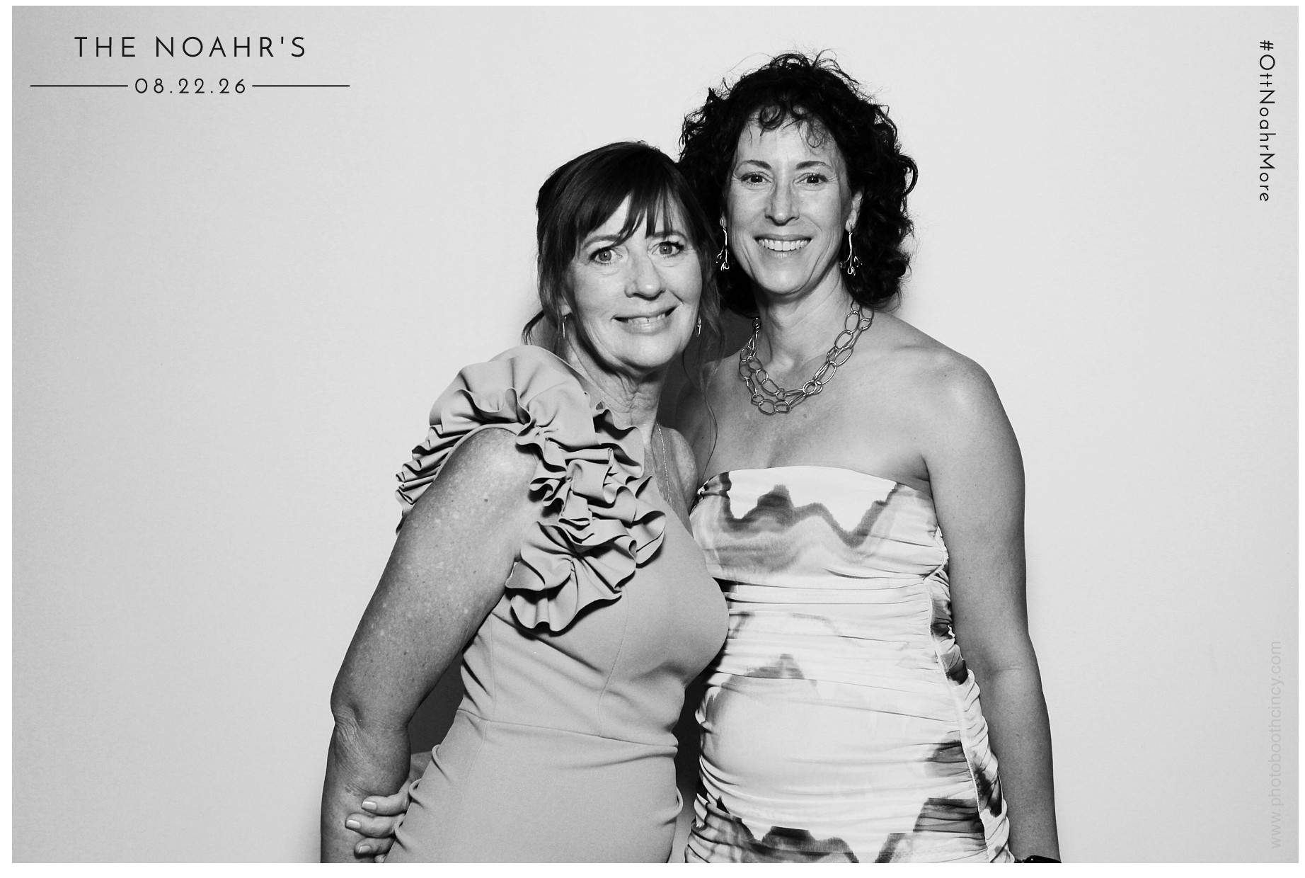 The Noahr's | View more photos from the event at gallery.photoboothcincy.com/u/PhotoBoothCincy/The-Noahrs