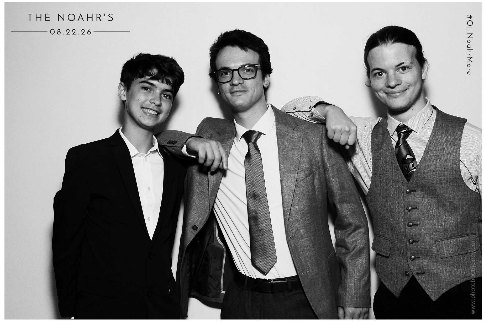 The Noahr's | View more photos from the event at gallery.photoboothcincy.com/u/PhotoBoothCincy/The-Noahrs