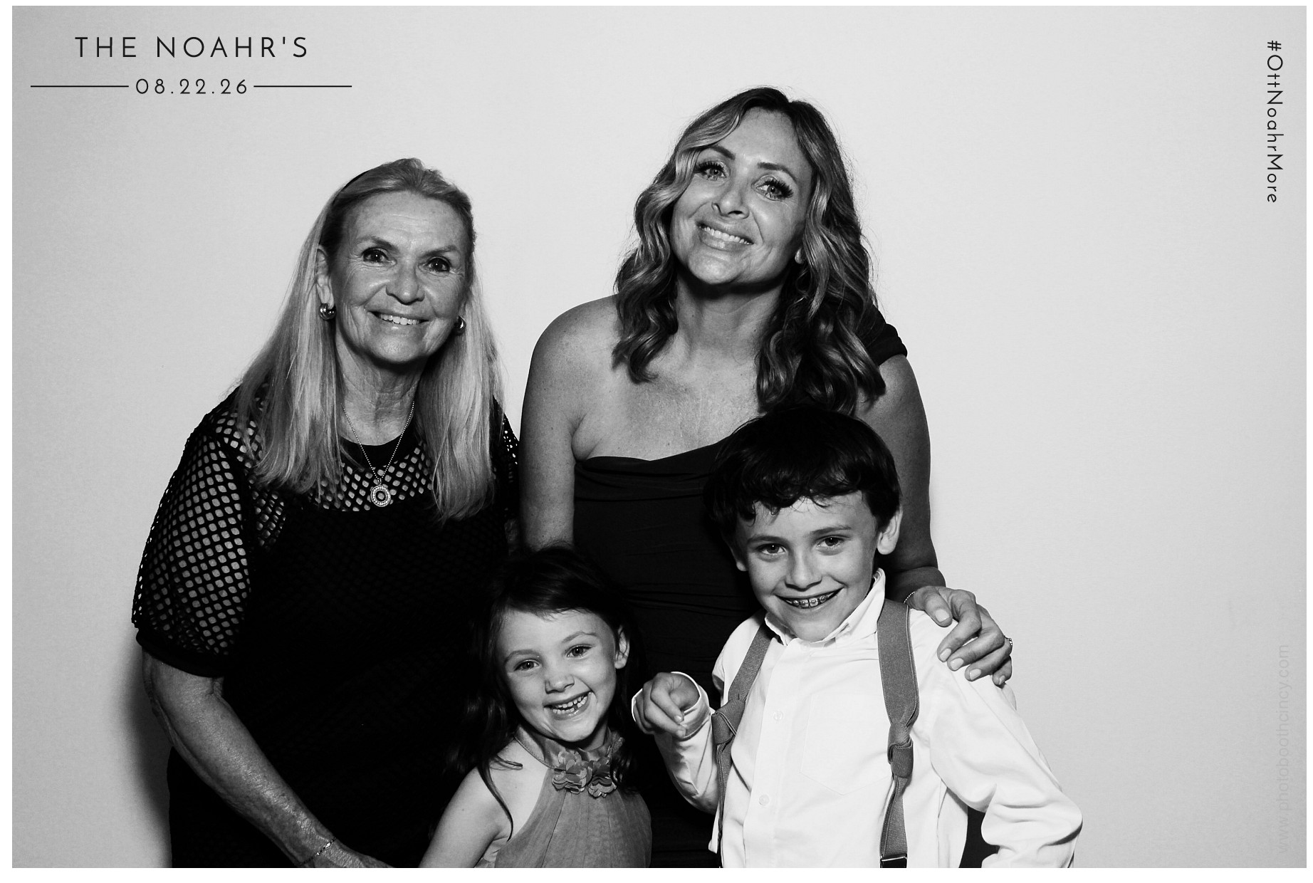 The Noahr's | View more photos from the event at gallery.photoboothcincy.com/u/PhotoBoothCincy/The-Noahrs