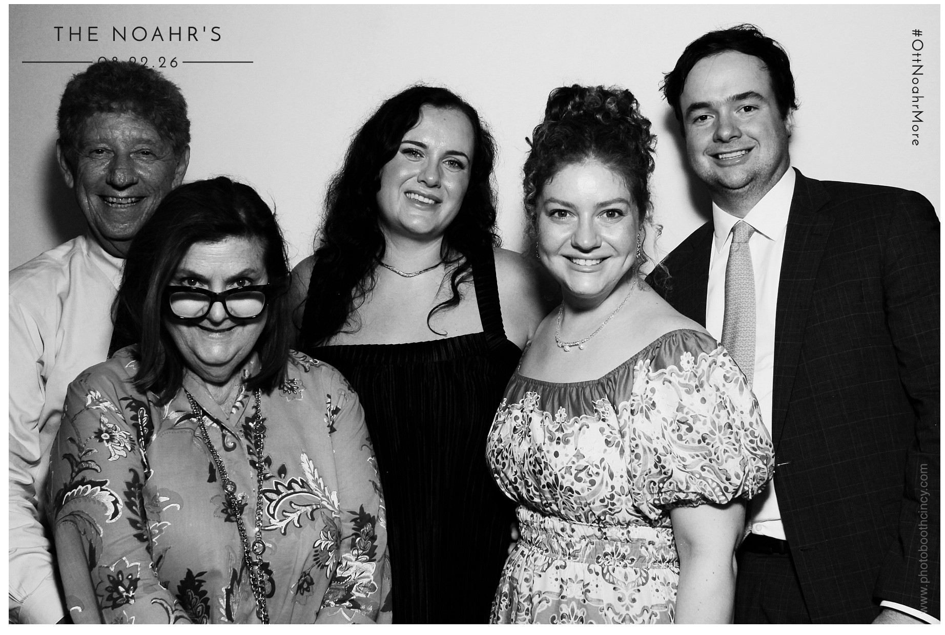The Noahr's | View more photos from the event at gallery.photoboothcincy.com/u/PhotoBoothCincy/The-Noahrs