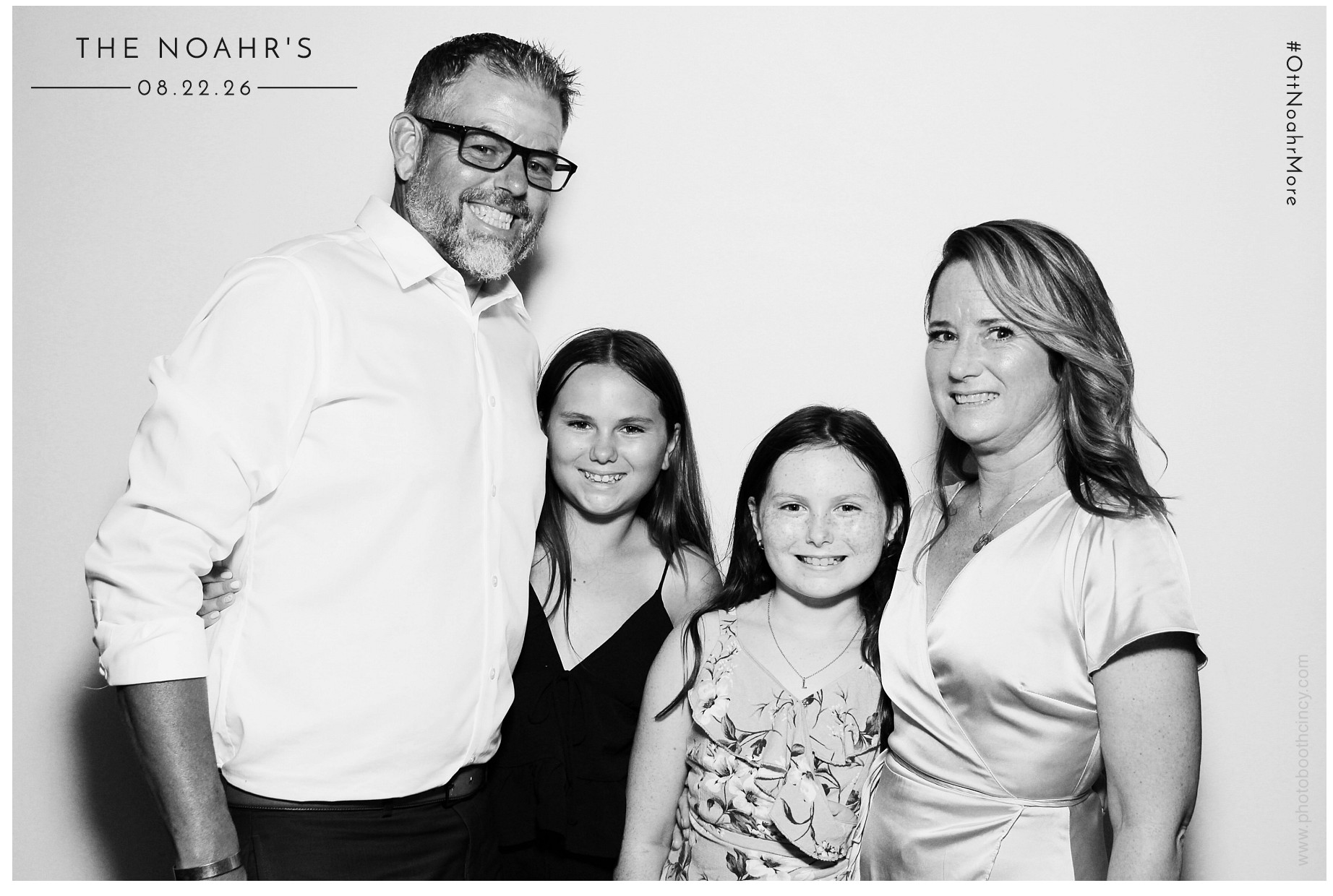 The Noahr's | View more photos from the event at gallery.photoboothcincy.com/u/PhotoBoothCincy/The-Noahrs