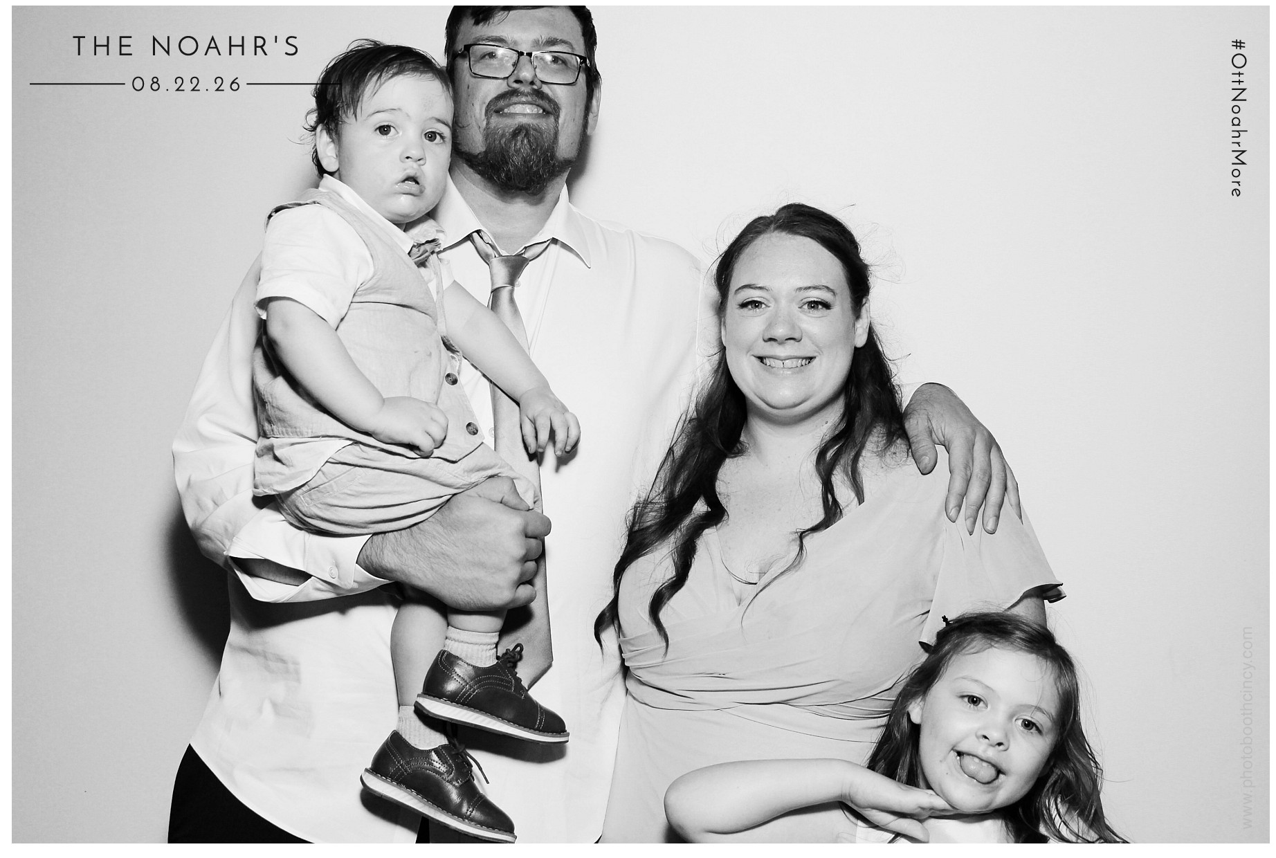 The Noahr's | View more photos from the event at gallery.photoboothcincy.com/u/PhotoBoothCincy/The-Noahrs