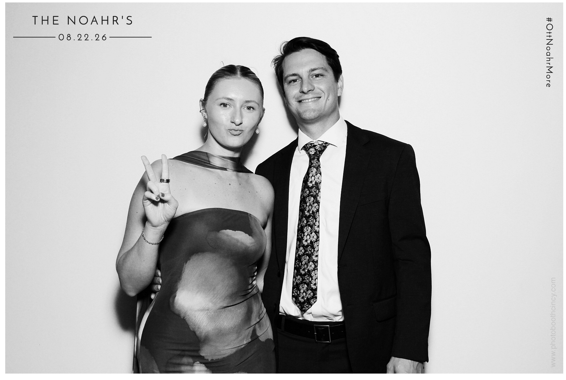 The Noahr's | View more photos from the event at gallery.photoboothcincy.com/u/PhotoBoothCincy/The-Noahrs
