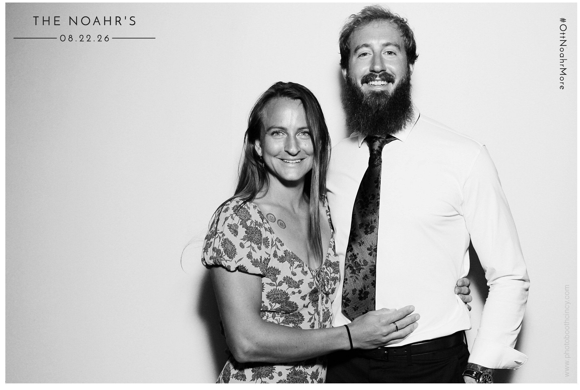 The Noahr's | View more photos from the event at gallery.photoboothcincy.com/u/PhotoBoothCincy/The-Noahrs