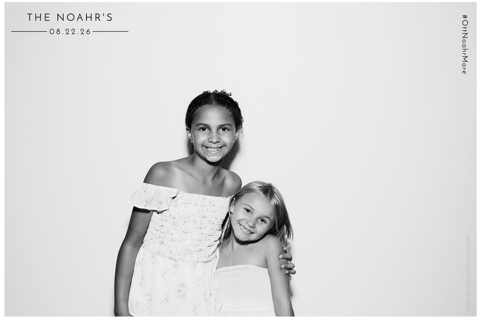 The Noahr's | View more photos from the event at gallery.photoboothcincy.com/u/PhotoBoothCincy/The-Noahrs