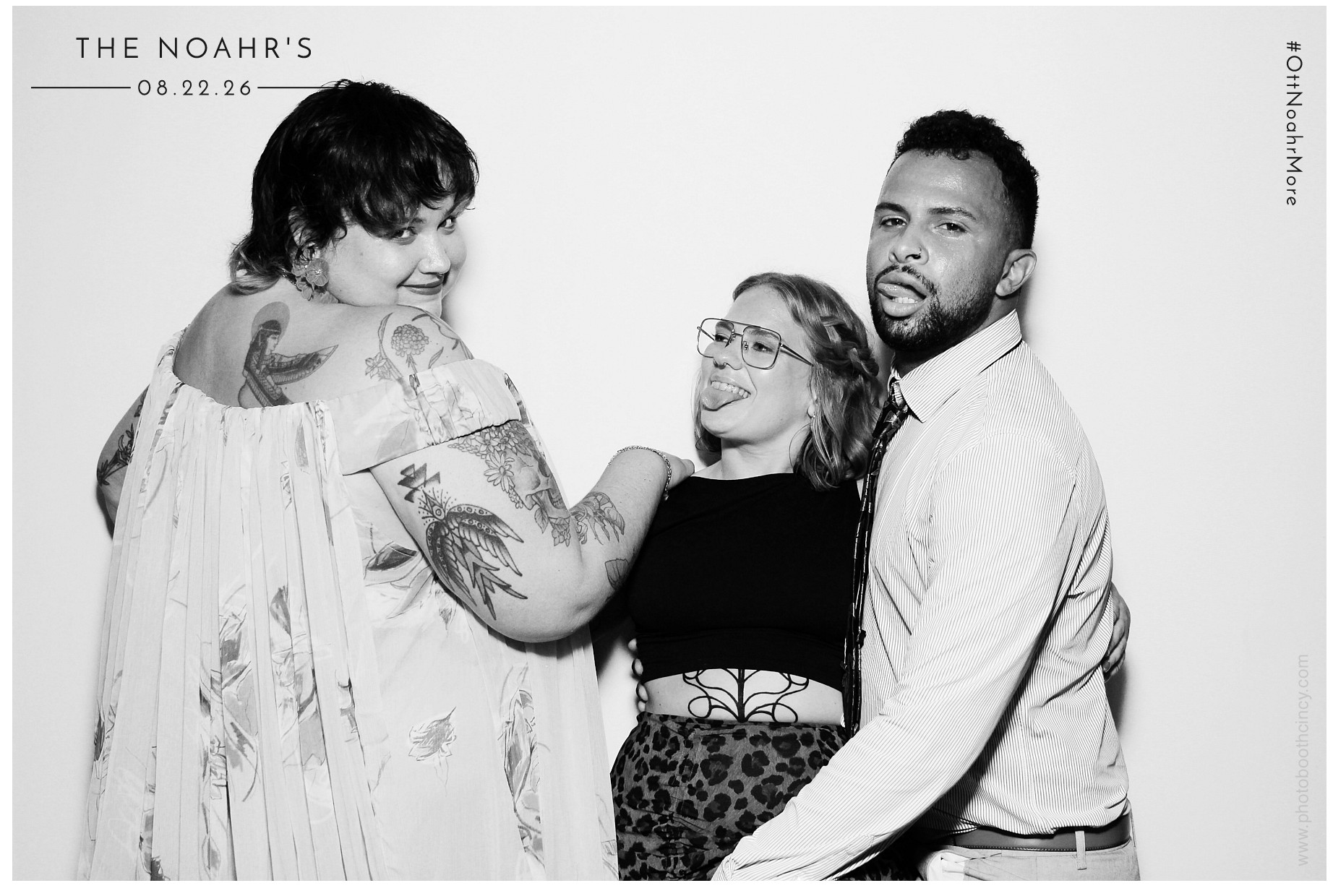 The Noahr's | View more photos from the event at gallery.photoboothcincy.com/u/PhotoBoothCincy/The-Noahrs