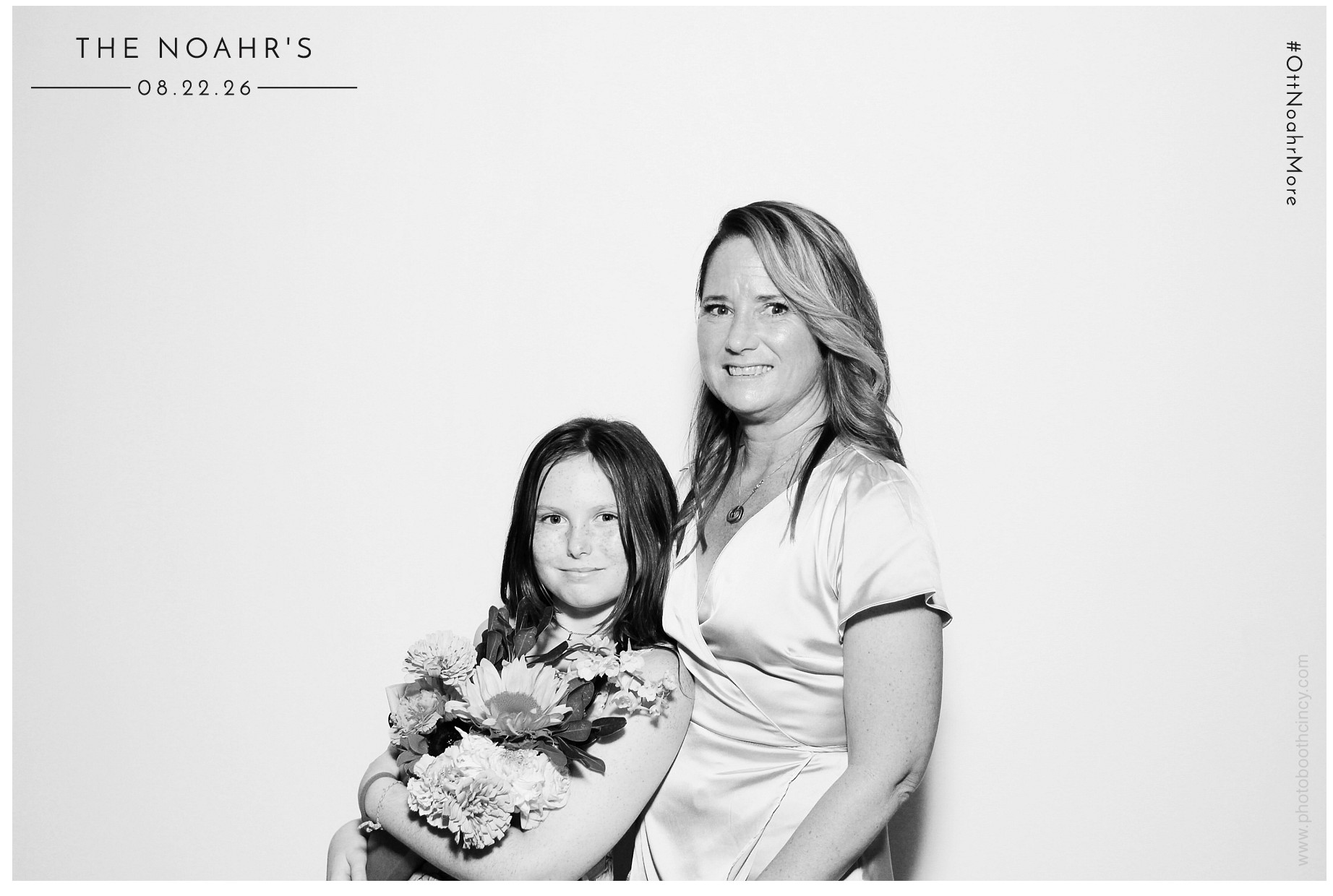 The Noahr's | View more photos from the event at gallery.photoboothcincy.com/u/PhotoBoothCincy/The-Noahrs