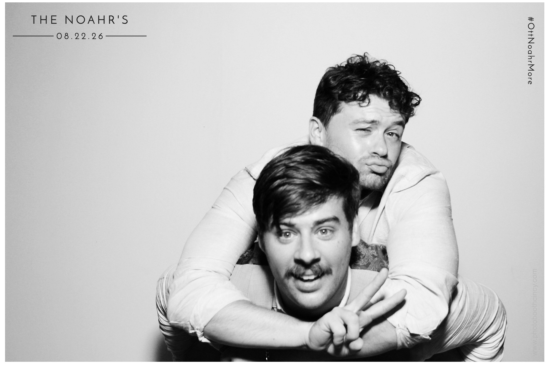 The Noahr's | View more photos from the event at gallery.photoboothcincy.com/u/PhotoBoothCincy/The-Noahrs
