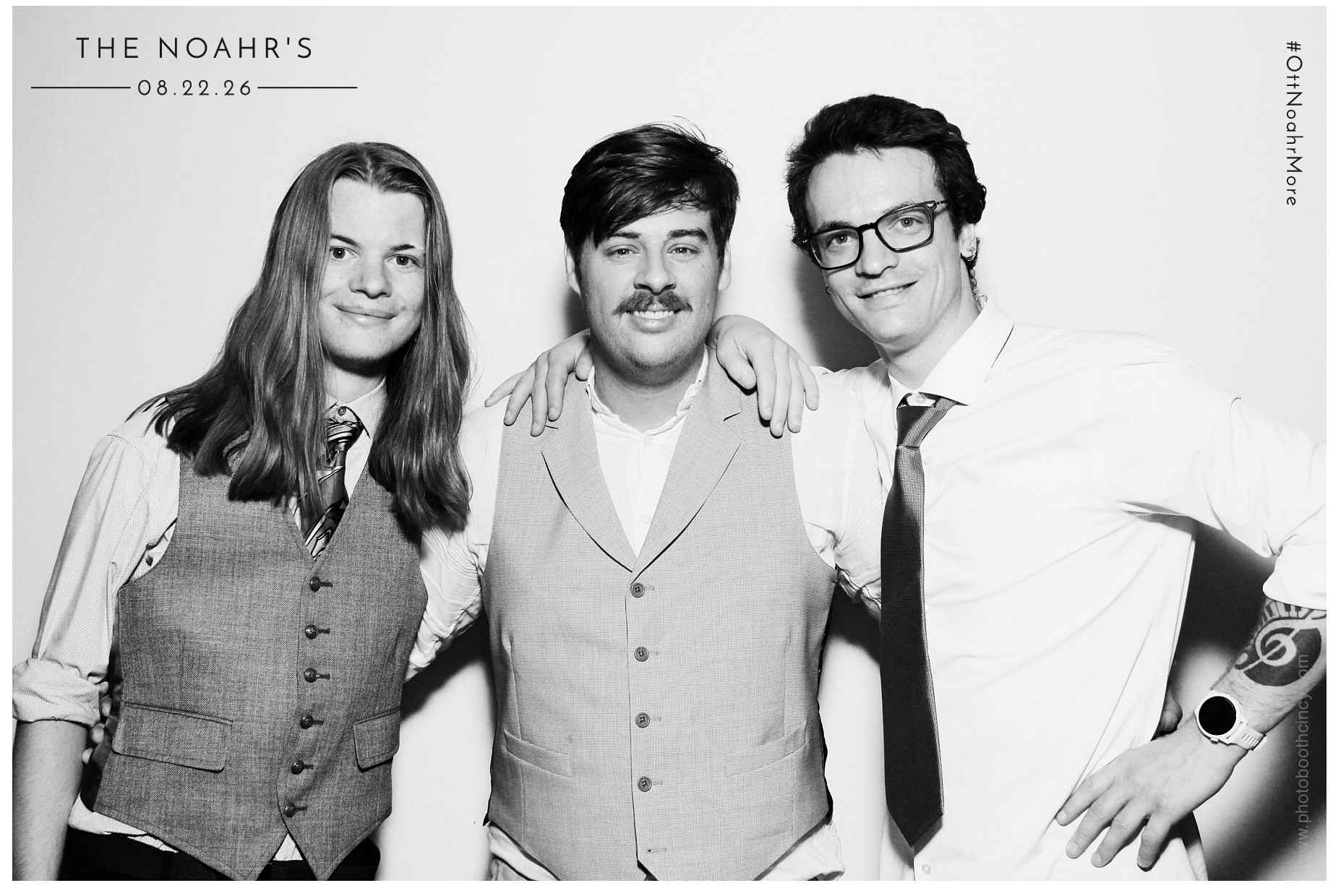 The Noahr's | View more photos from the event at gallery.photoboothcincy.com/u/PhotoBoothCincy/The-Noahrs