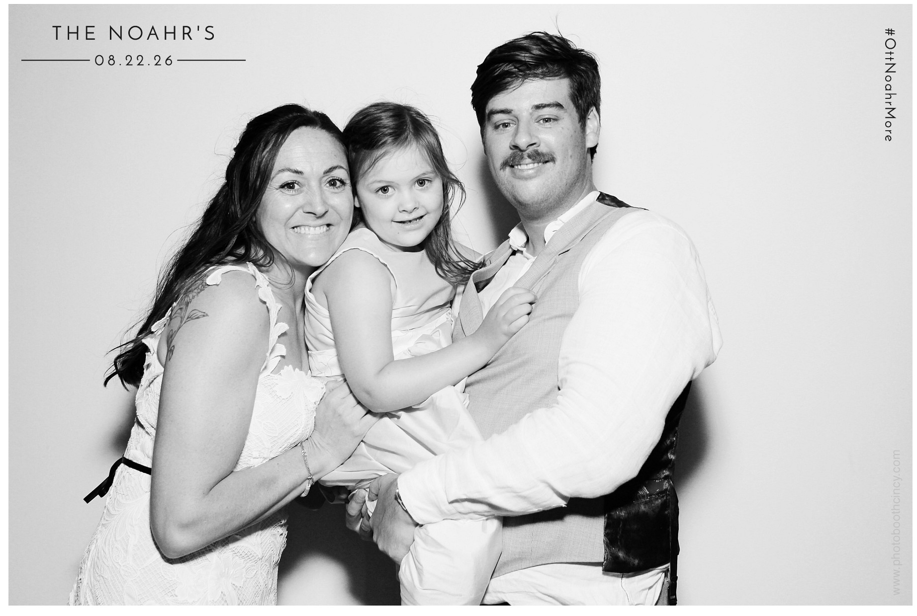 The Noahr's | View more photos from the event at gallery.photoboothcincy.com/u/PhotoBoothCincy/The-Noahrs