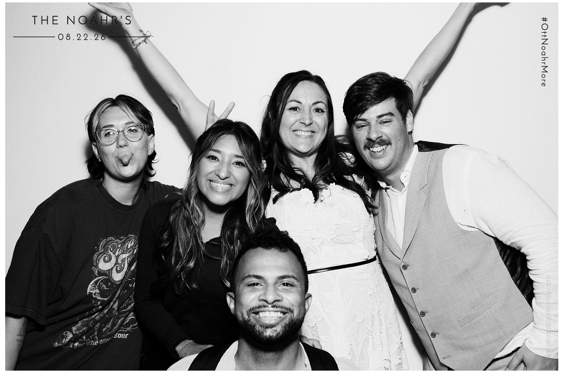 The Noahr's | View more photos from the event at gallery.photoboothcincy.com/u/PhotoBoothCincy/The-Noahrs