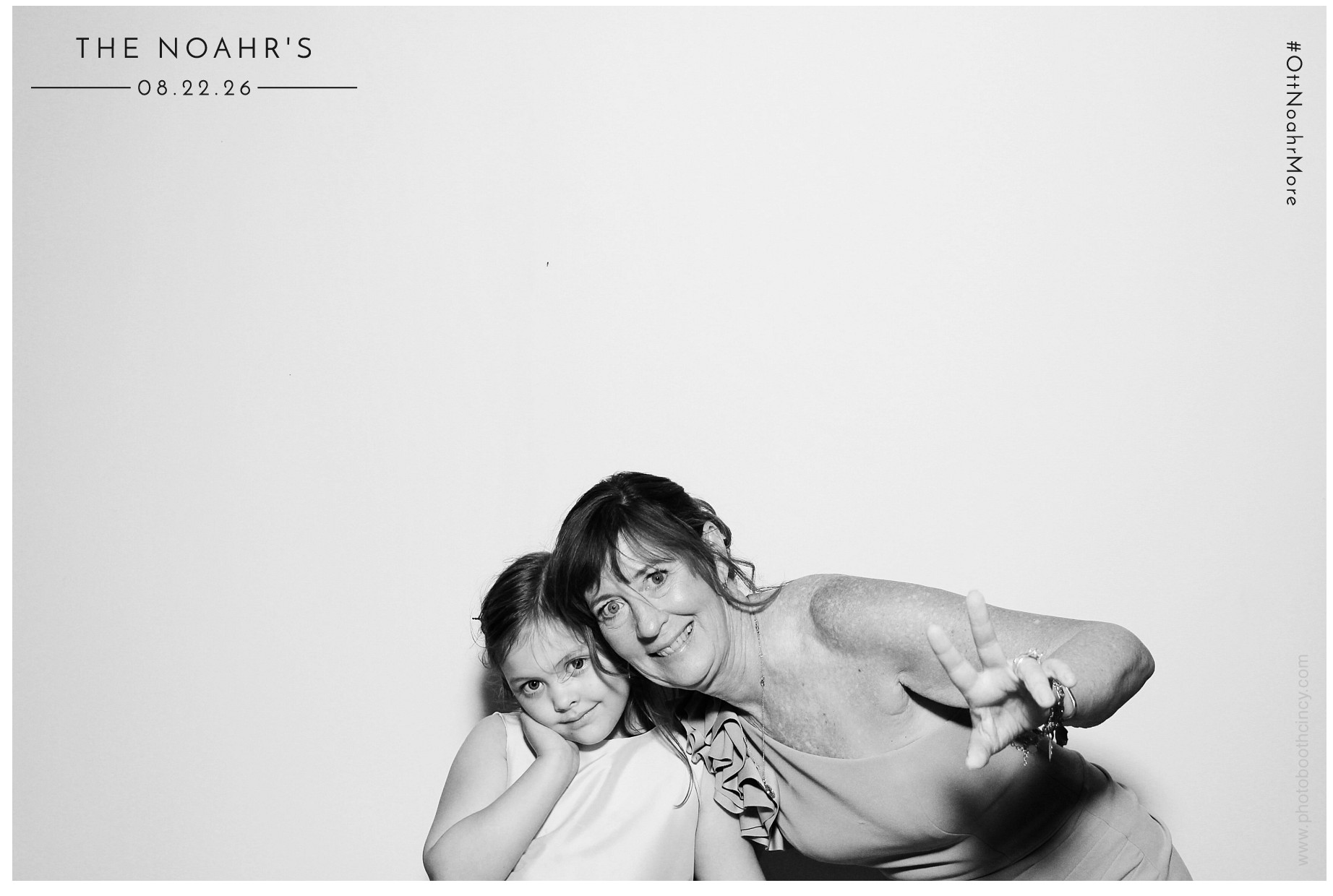 The Noahr's | View more photos from the event at gallery.photoboothcincy.com/u/PhotoBoothCincy/The-Noahrs