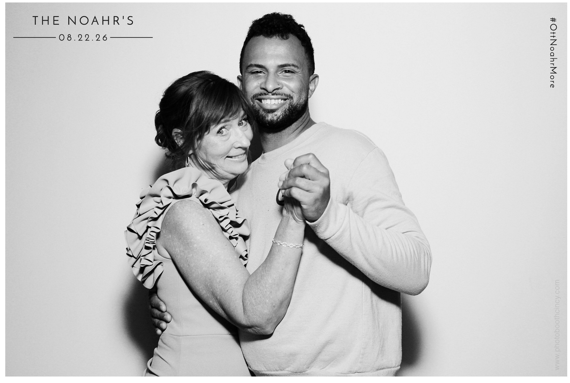 The Noahr's | View more photos from the event at gallery.photoboothcincy.com/u/PhotoBoothCincy/The-Noahrs