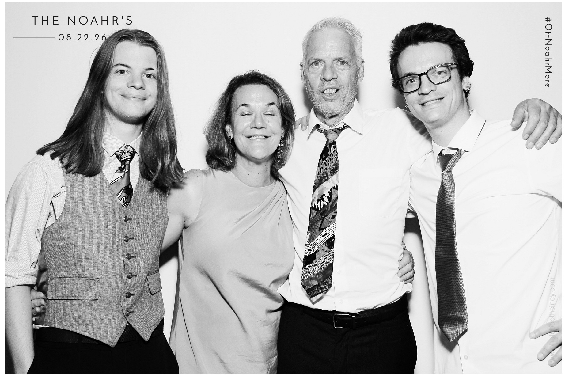 The Noahr's | View more photos from the event at gallery.photoboothcincy.com/u/PhotoBoothCincy/The-Noahrs