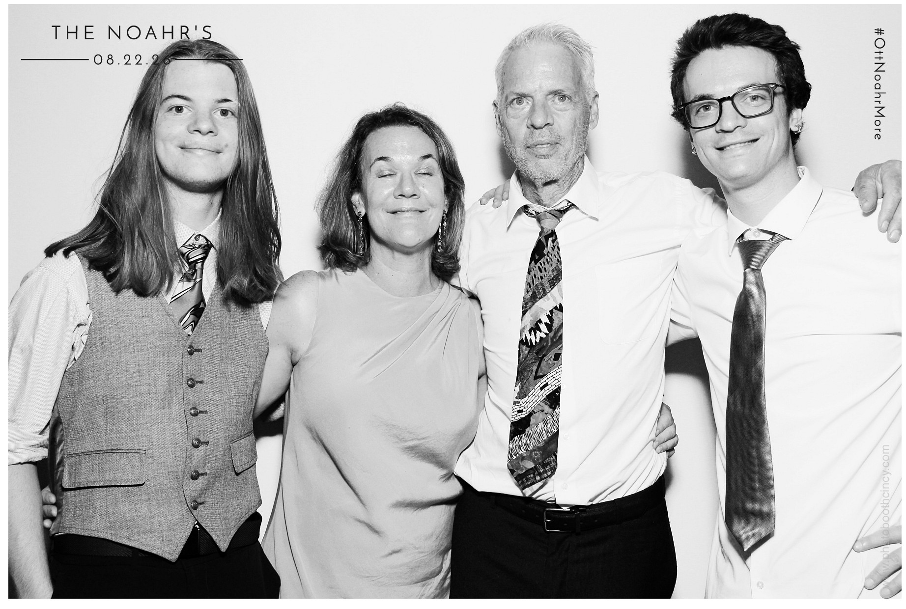The Noahr's | View more photos from the event at gallery.photoboothcincy.com/u/PhotoBoothCincy/The-Noahrs