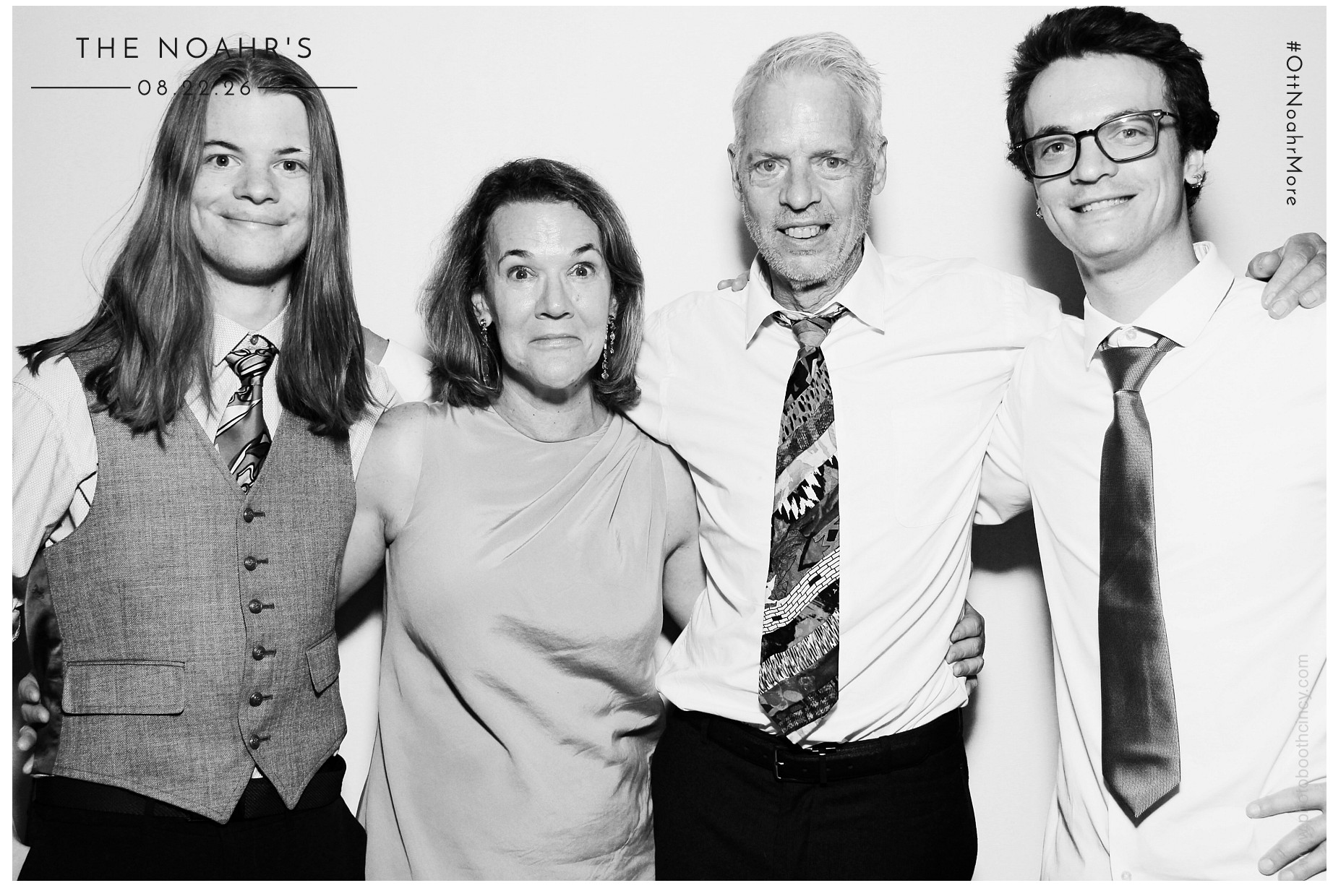 The Noahr's | View more photos from the event at gallery.photoboothcincy.com/u/PhotoBoothCincy/The-Noahrs