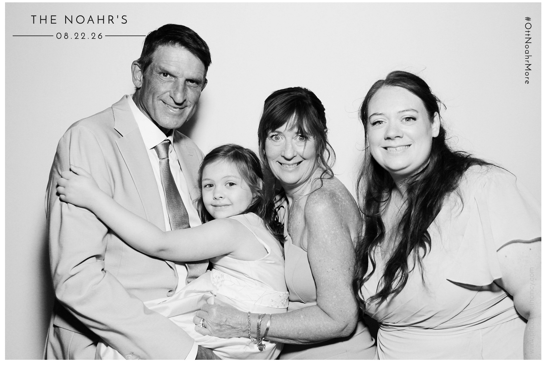 The Noahr's | View more photos from the event at gallery.photoboothcincy.com/u/PhotoBoothCincy/The-Noahrs