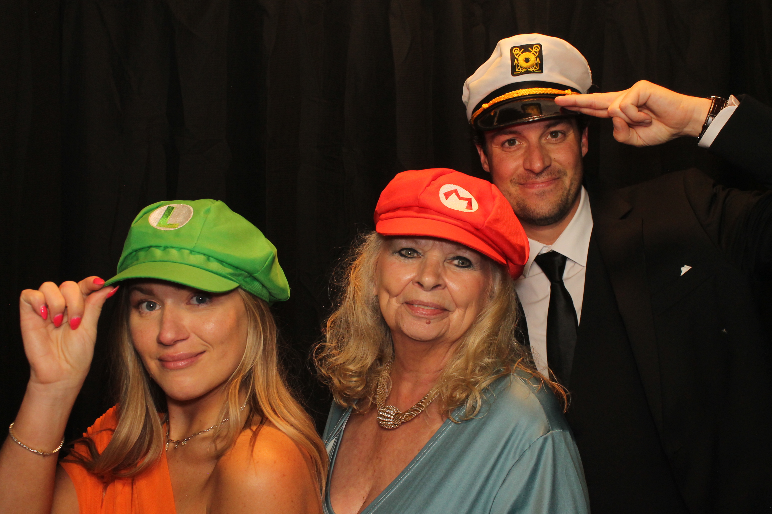 The Rasnics | View more photos from the event at gallery.photoboothcincy.com/u/PhotoBoothCincy/The-Rasnics