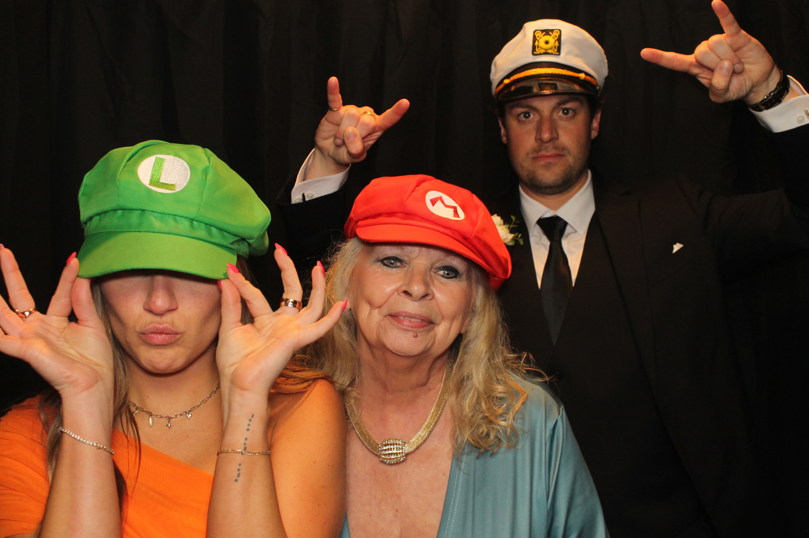 The Rasnics | View more photos from the event at gallery.photoboothcincy.com/u/PhotoBoothCincy/The-Rasnics
