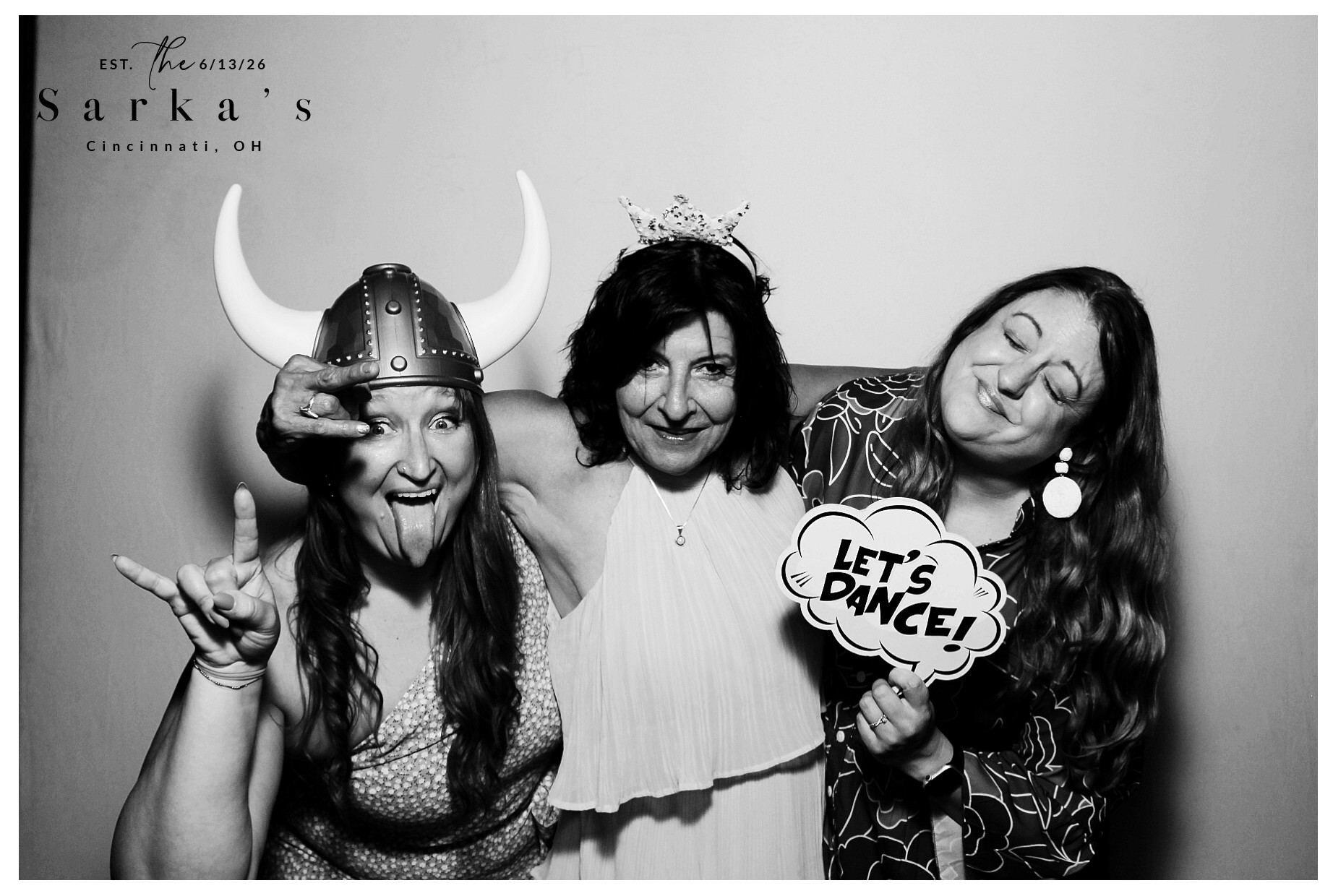 The Sarka's | View more photos from the event at gallery.photoboothcincy.com/u/PhotoBoothCincy/The-Sarkas