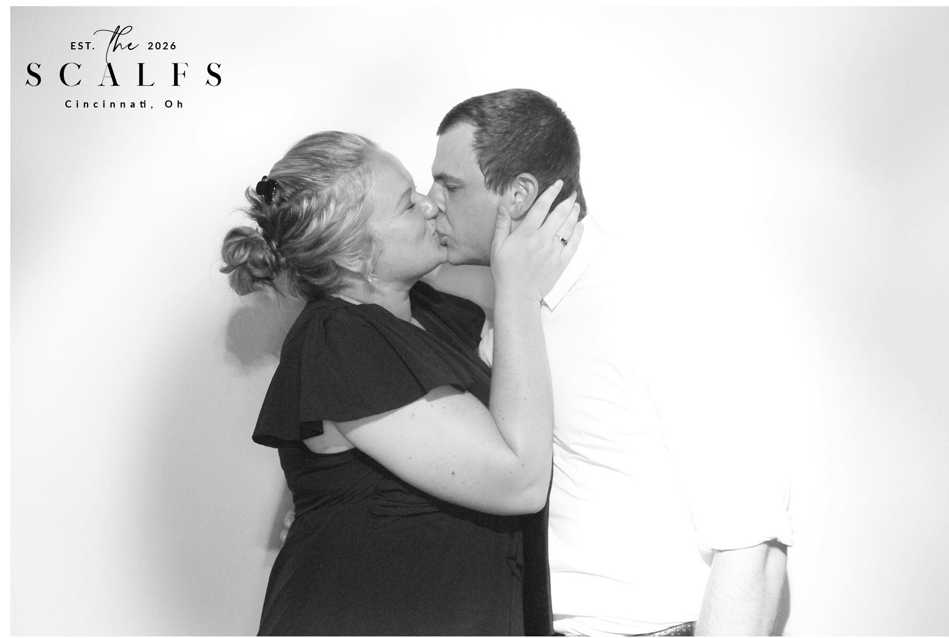 The Scalfs | View more photos from the event at gallery.photoboothcincy.com/u/PhotoBoothCincy/The-Scalfs