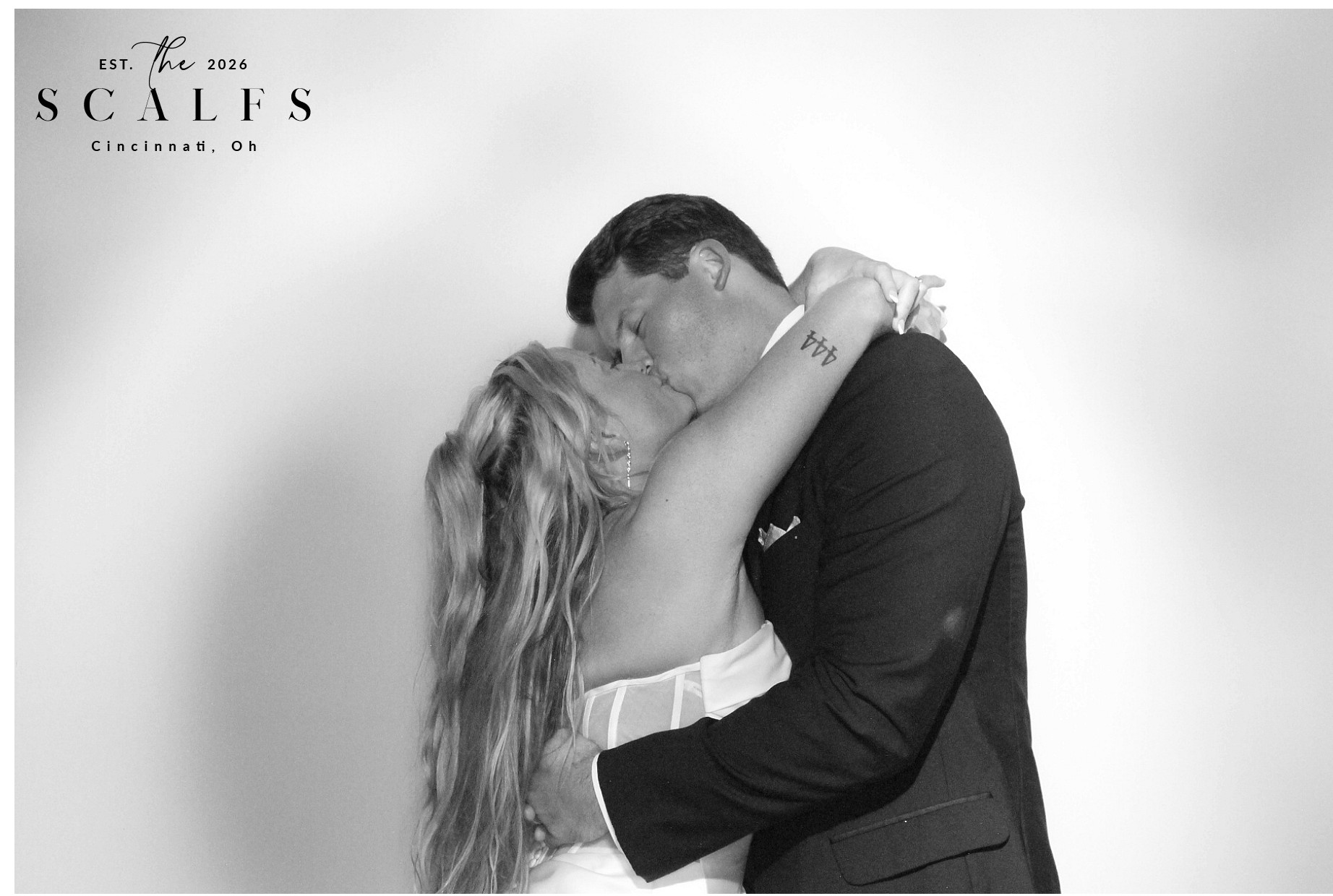 The Scalfs | View more photos from the event at gallery.photoboothcincy.com/u/PhotoBoothCincy/The-Scalfs
